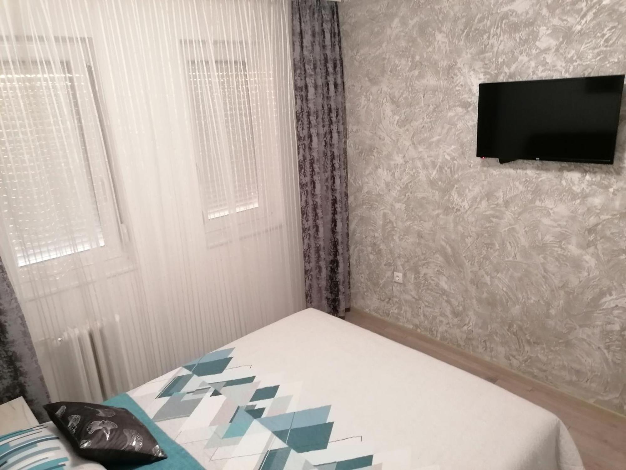 Jm Apartman Čačak Kültér fotó